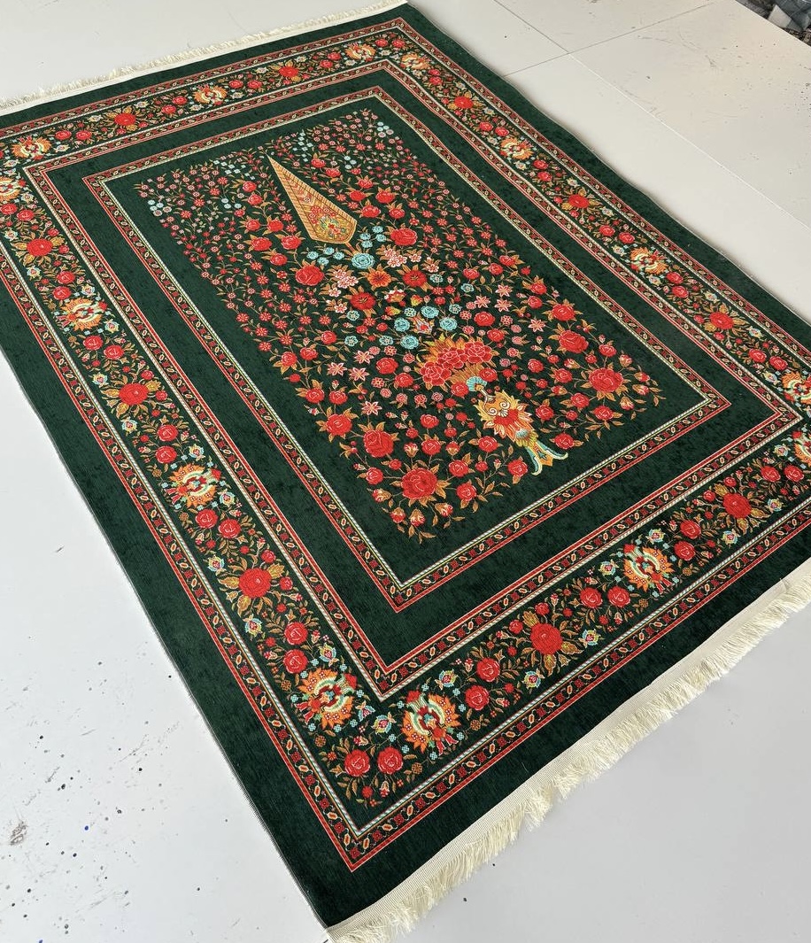 فرشینه مخمل طرح باغ گل