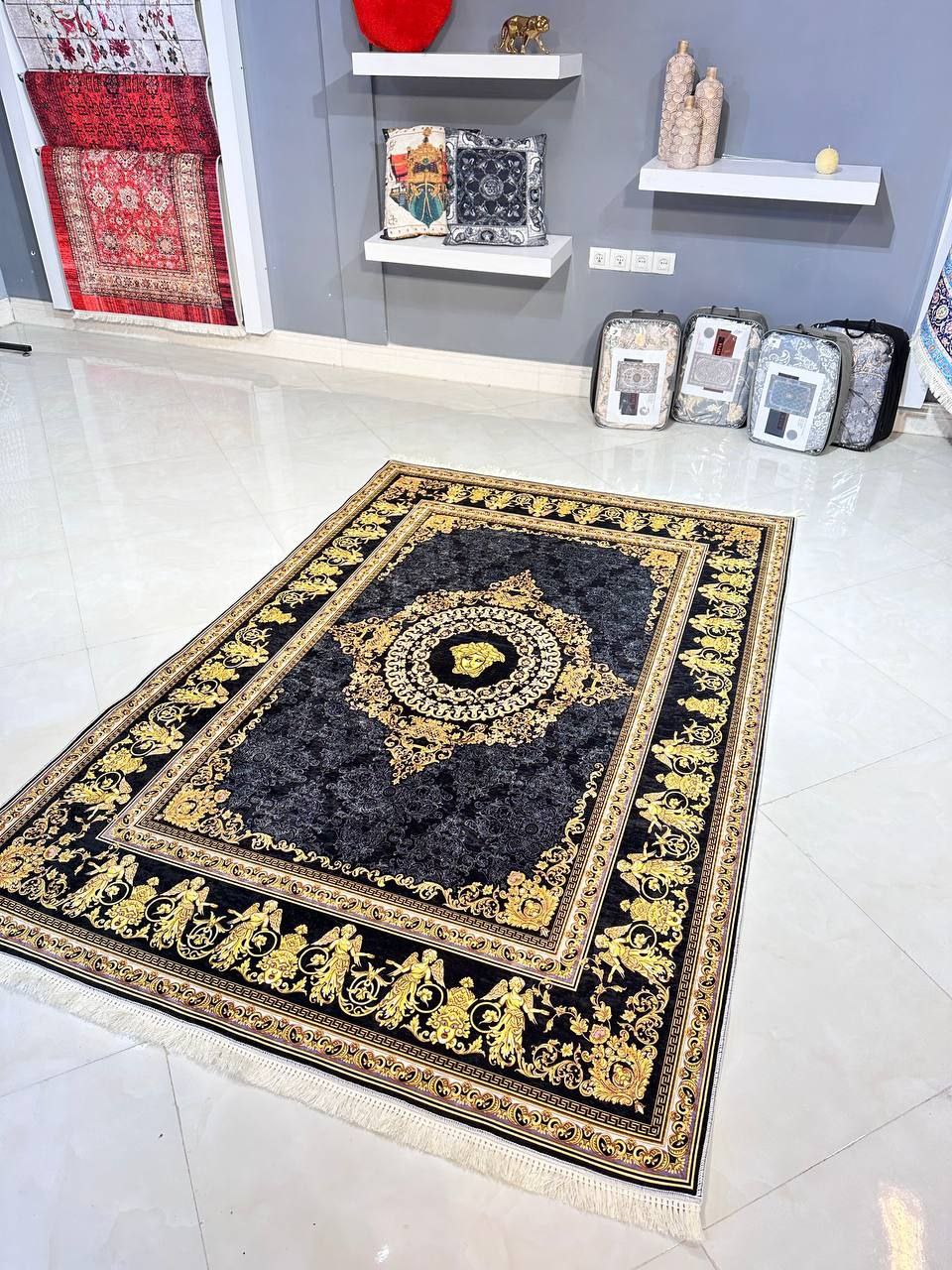 فرشینه مخمل ورساچ
